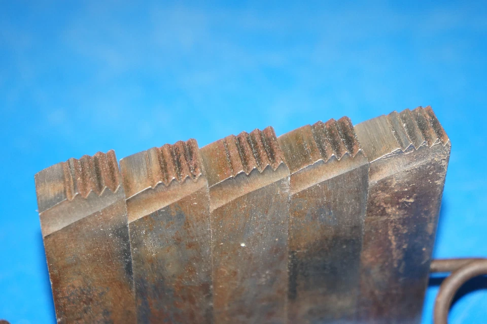 Set of 5: NYE 3-inch (3") LEFT-HAND "L" Pipe Threading Die Cutting Inserts - Image 4 of 4