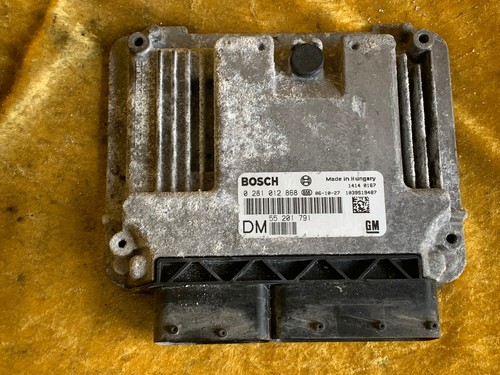 OPEL Vectra C Motor Steuergerät Motorsteuergerät 0281012868 / 55201791
