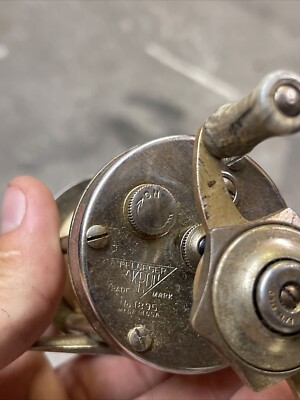 PFLUEGER AKRON 1895 Free Spool | eBay