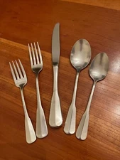 Oneida COLONIAL ARTISTRY Deluxe Distinction Stainless Flatware - Choice