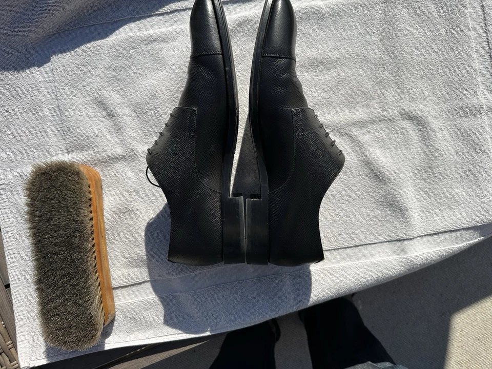 Zapatos de vestir Louis Vuitton de cuero taiga negros para hombre talla LV 9,5 EE. UU. talla 10,5 Foto 2 de 4