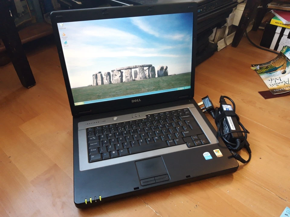 QUICK UPGRADED Dell 15.4" Windows XP Laptop- 80GB HD + 2GB RAM (D1) - Image 4 of 4