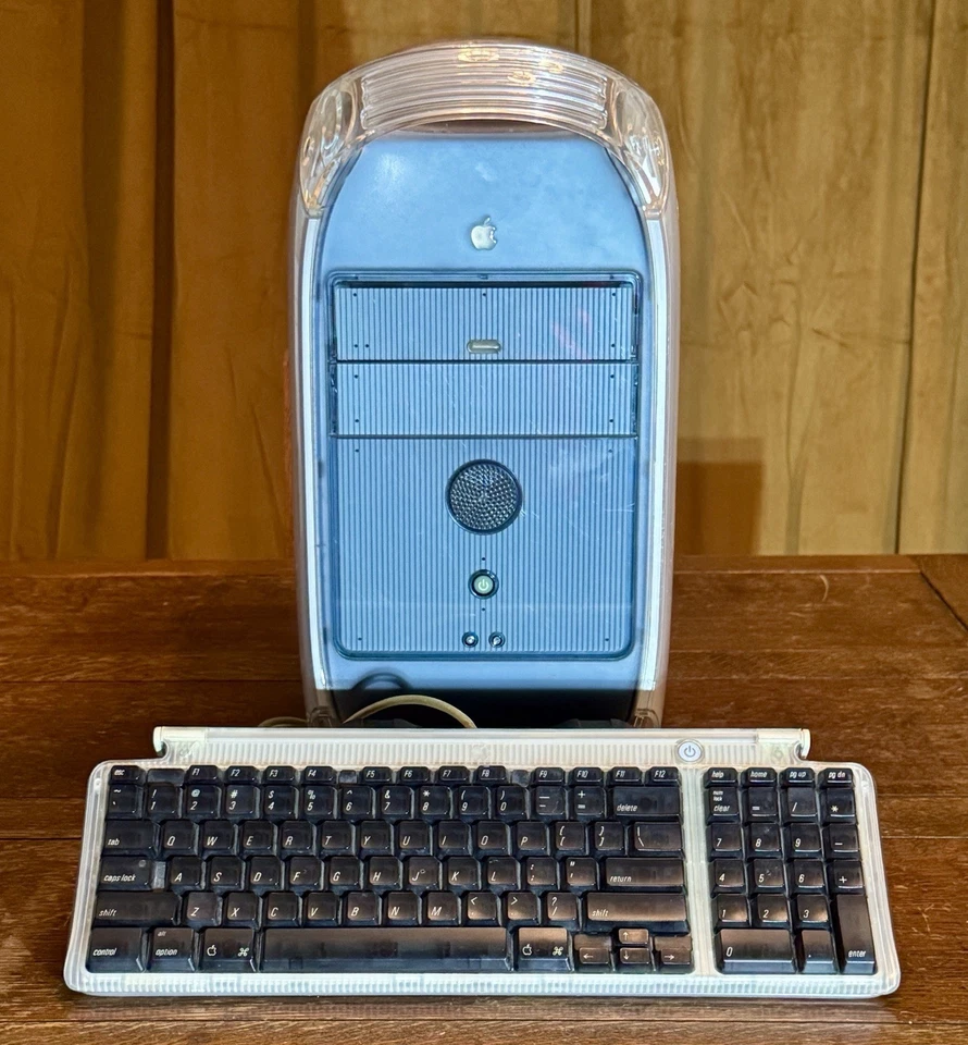 Apple PowerMac G4 With Original KeyBoard & Power Cord Vintage - Image 2 of 4
