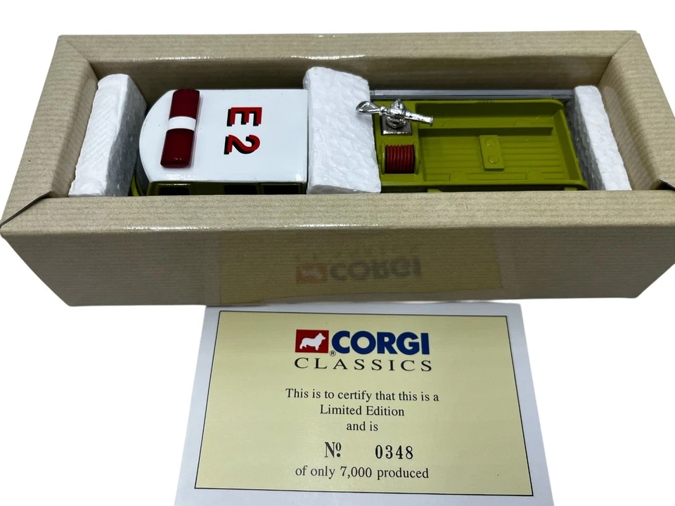 Corgi Classics American La France Pumper Wayne Fire Dept GREEN 1:50 Diecast - Image 2 of 3