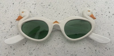 White 1970s Vintage Sunglasses for sale | eBay display picture 1