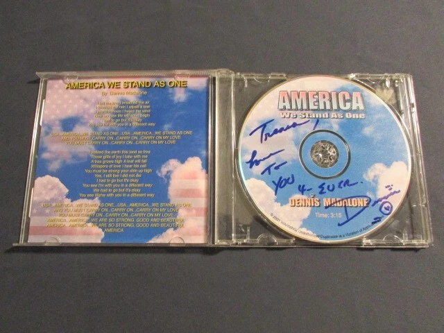 DENNIS MADALONE AMERICA WE STAND AS ONE CD SINGLE AUTOGRAPHED DISC & BOOKLET OOP Foto 4 de 4