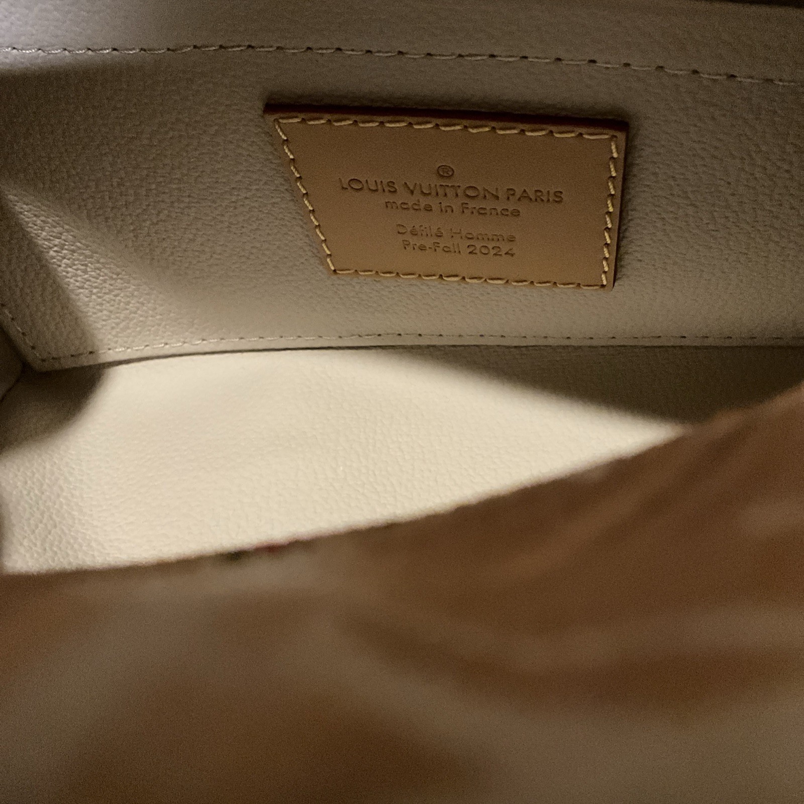 NWT LOUIS VUITTON Locker Dopp Kit M24799 Handbag Surfing Monogram Tropical!! image 4