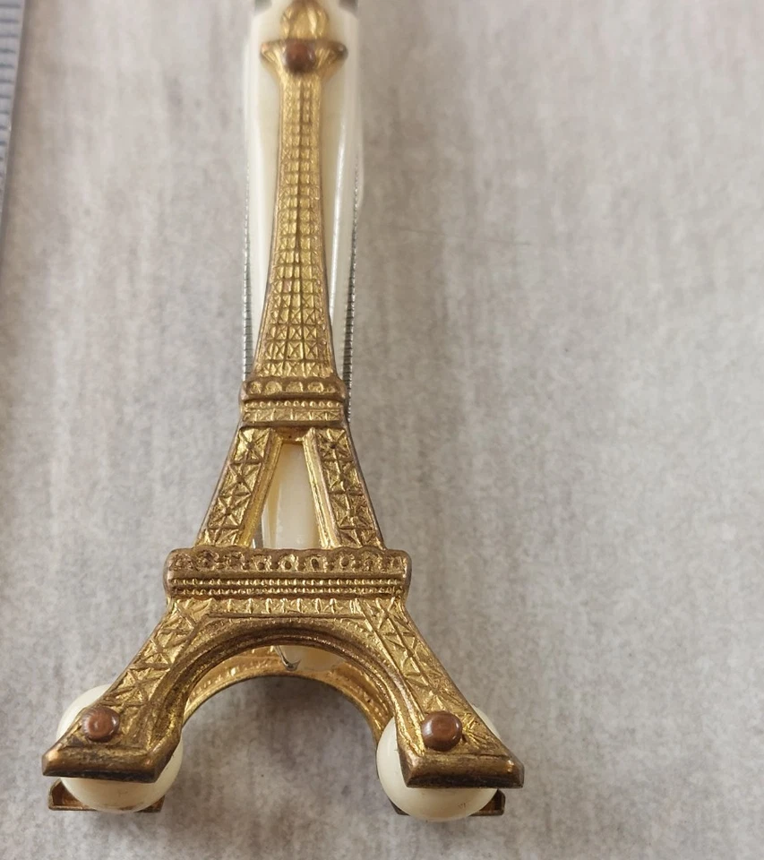 Ancienne lime à ongle, décor Tour Eiffel, Exposition Universelle 1889 - Photo 2/4