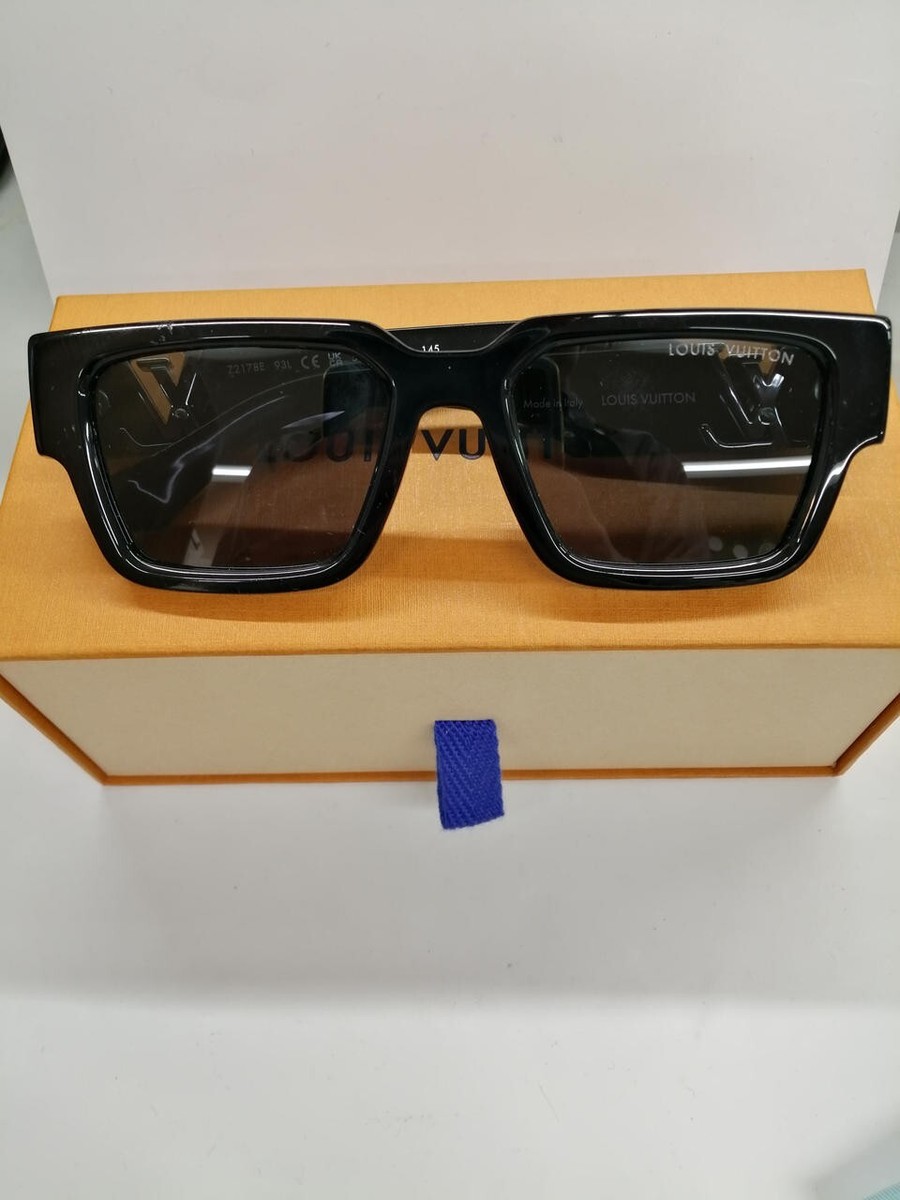 Louis Vuitton ブラック On My Side GM High End Leathers - Luxury Handbags - M22225