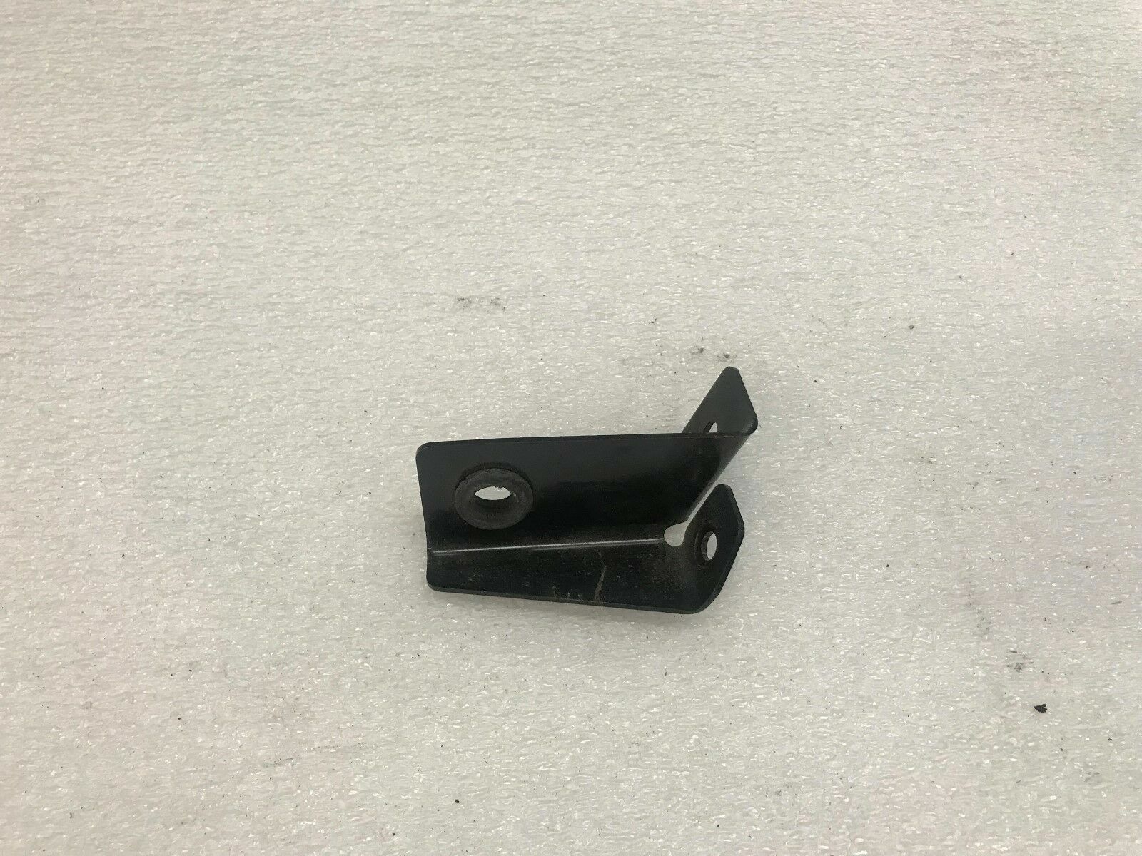 MCLAREN MP4-12C BRACKET OEM 11L0085CP-01 11L0085CP