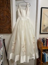 Used David's Bridal MichaelAngelo wedding dress size 4