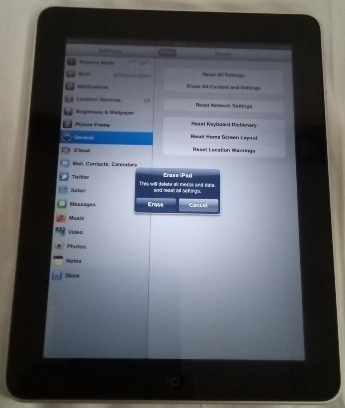 Apple iPad 1st Gen. 16GB, WiFi, 9.7in Black. In box. Tested and