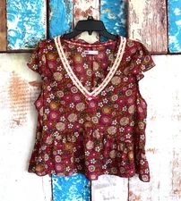 Women's SO Blouse Short Sleeve Top V-Neck Cropped XLARGE Multicolor NEW