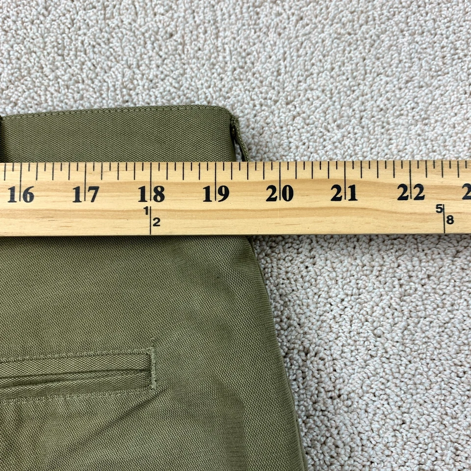 Croft & Barrow Pleated Front Chino Shorts Men's Waist 40 Solid Green 8" - Image 4 of 4