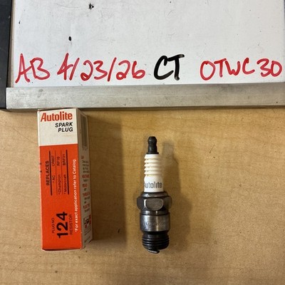 Autolite 124 Spark Plug - Ford 1960-77/Dodge 1964, 87-96 - Marine/Lawn & Garden