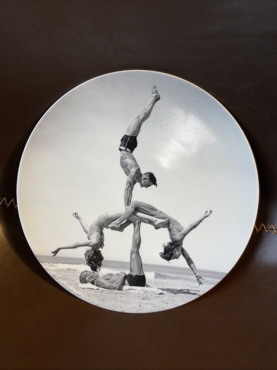 JEFF KOONS Untitled (W.O.W.) 10.25 x 10.25 Plate Pop Art | eBay