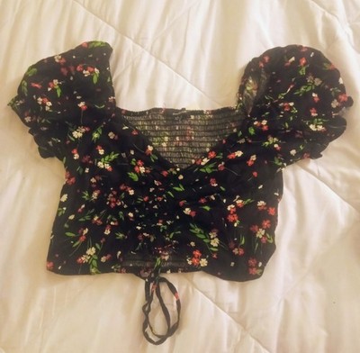 Women's juniors size large Ambiance black floral multicolor half top 