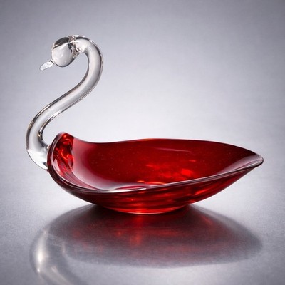 Duncan & Miller 1940s Pall Mall Ruby Red & Clear Swan Bowl Art Glass, 7x4.5x5.5 