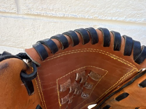 MIZUNO MPM 1301 13” RH Glove - Picture 8 of 21