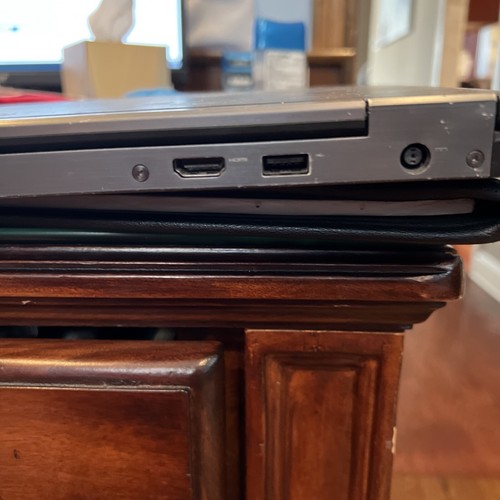Dell Latitude E7440 14" computer portatile i7-4600U 2,1 GHz 8 GB RAM 256 GB HHD touchscreen (B) - Foto 5 di 8