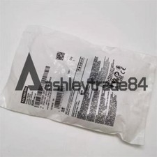 1PCS NEW Siemens 3SU1002-2BF10-0AA0 Selector Switch