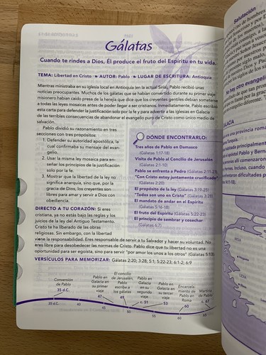 BIBLIA DE UNA JOVEN CONFORME AL CORAZÓN DE DIOS RVR1960 VERDE/FLORAL CON ÍNDICE - Picture 7 of 7