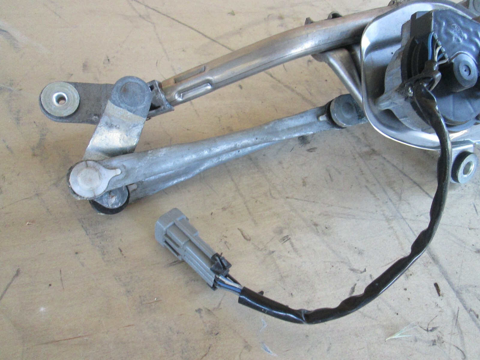 Maserati Quattroporte, Complete Windshield Wiper Motor - Linkage # 68468000