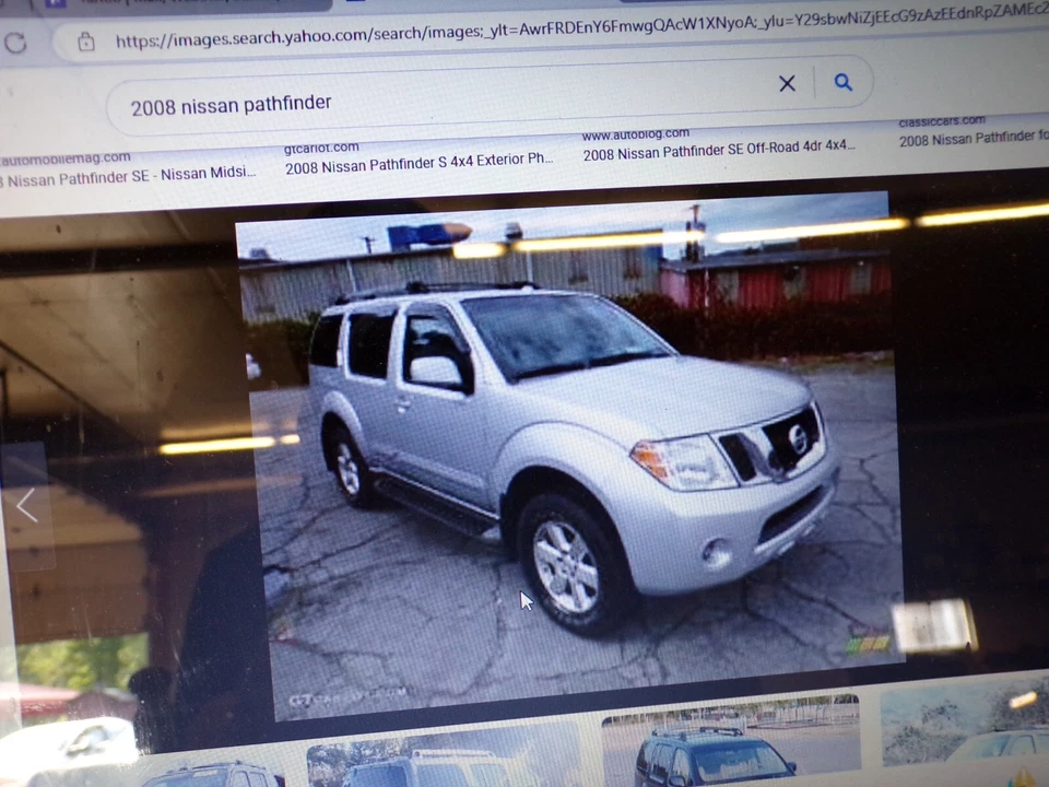 2008 Nissan Pathfinder porta janela vidro (passageiro traseiro) 2005-2012 - Imagem 2 de 3