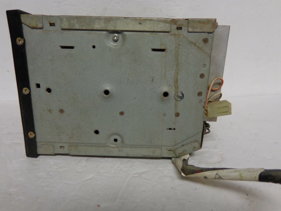 Radio Mitsubishi Starion Dodge Conquest AM/FM Cassette estéreo RX-395Y 1982-1986 Foto 4 de 4