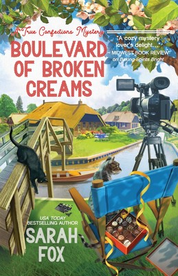 Sarah Fox Boulevard of Broken Creams (Taschenbuch) True Confections Mystery