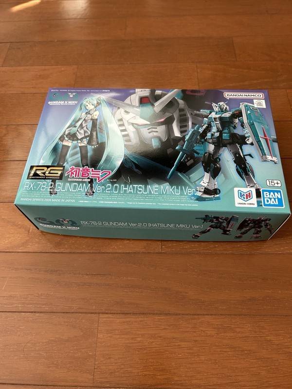 Bandai RG 1/144 RX-78-2 Ver 2.0 Hatsune Miku Color Gunpla Model Kit Gundam Japan