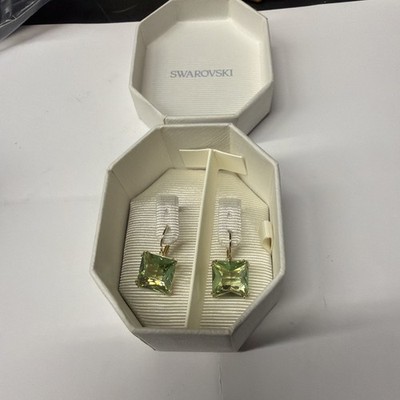 Swarovski Millenia drop earrings Square cut, Green, Gold-tone plated 5636564
