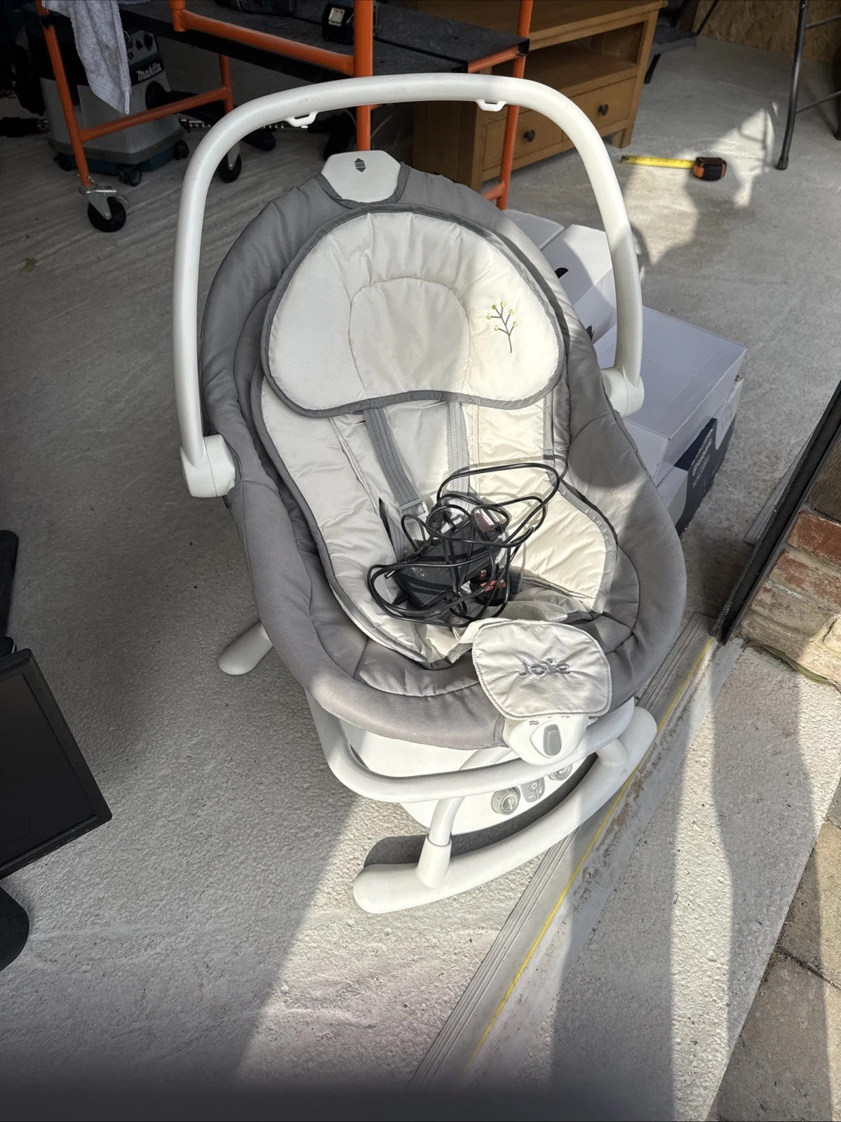 Joie Sansa 2-in-1 Electric Rocker Swing Baby Chair White/Grey