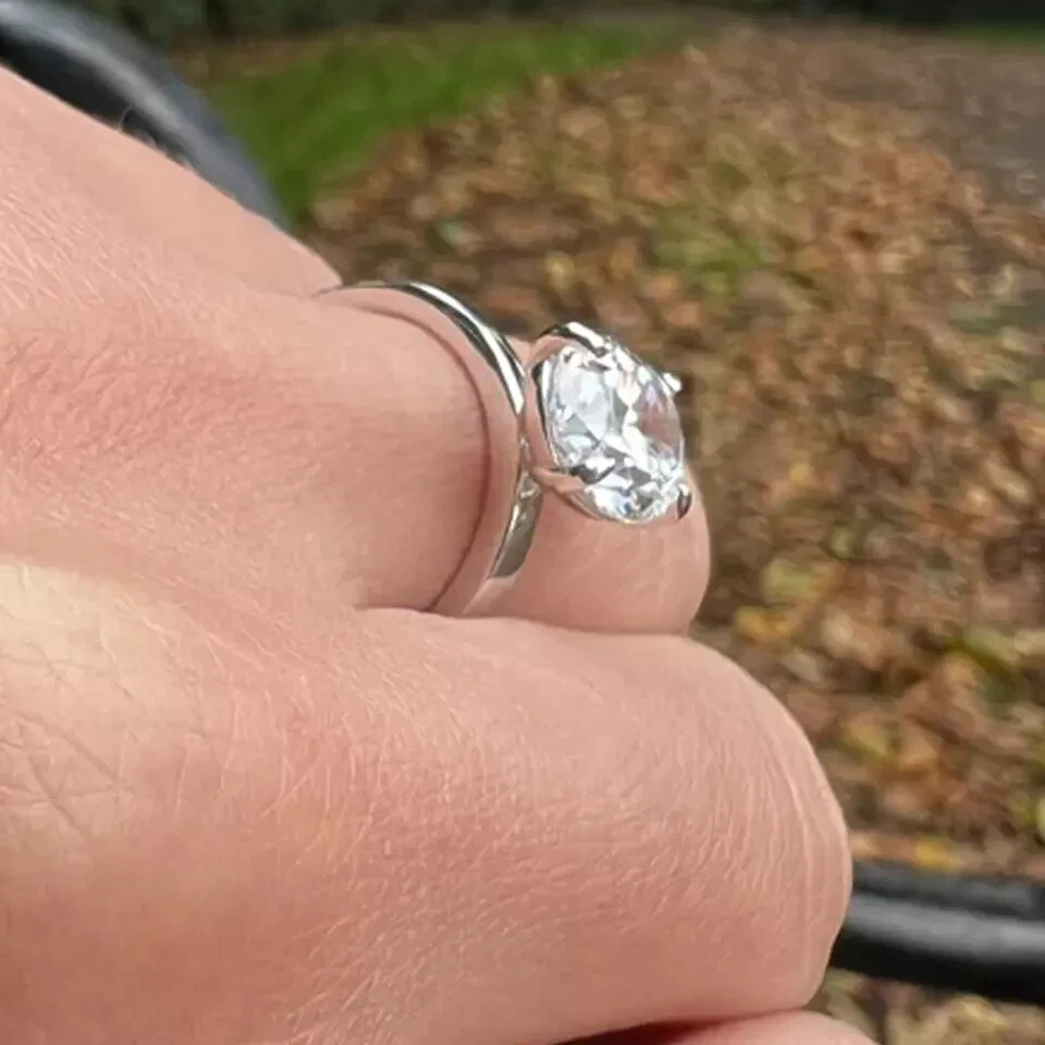 2.50 Ctw Oval Cut Moissanite 4-prong Engagement Ring Solid 14k White Gold Plated - Image 3 of 4