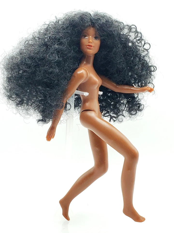 Muñeca Jody Ooak Ideal Negra/Afroamericana Foto 2 de 4