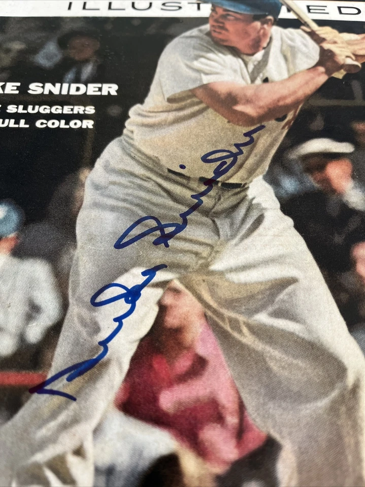 Revista Sport Illustrated firmada por Duke Snider sin etiqueta PSA/ADN, 1955, automática, B119 Foto 2 de 3