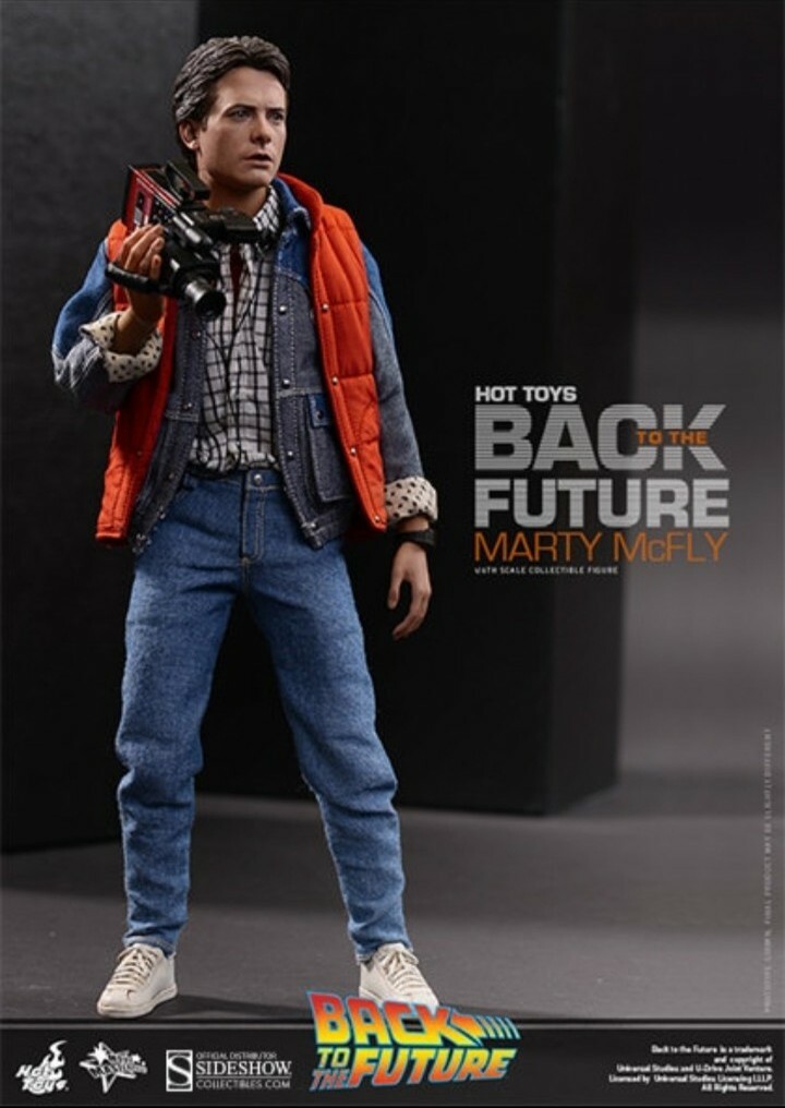 Hot Toys 1/6 MMS257 'Back To The Future' Marty McFly Figure Hot Toys 1/6 MMS257 'Back To The Future' Marty McFly Figure