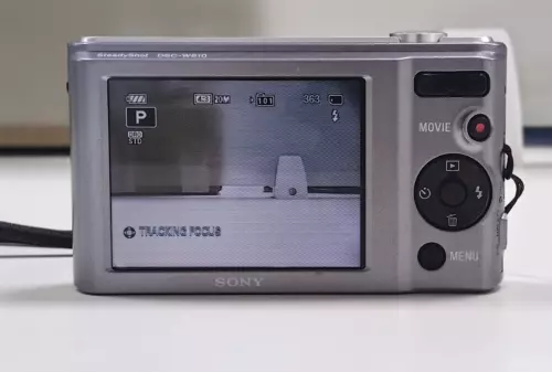 Sony Cyber-shot DSC-W810 CCD Digital Camera Silver Grey-85% New - Picture 5 of 8