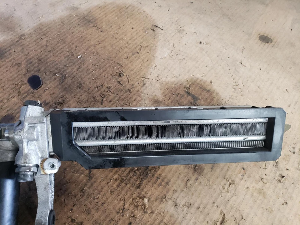 2009 BMW M6 Transmission Cooler ID# 2470041400 - Imagem 4 de 4