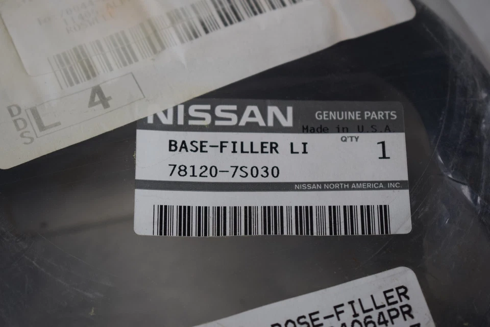 Nissan Armada Pathfinder Genuine Fuel Pocket 78120-7S030 OEM Foto 4 de 4