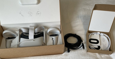 Oculus Quest 2 VR Headset 64GB complete bundle w/ Cables & Manuals