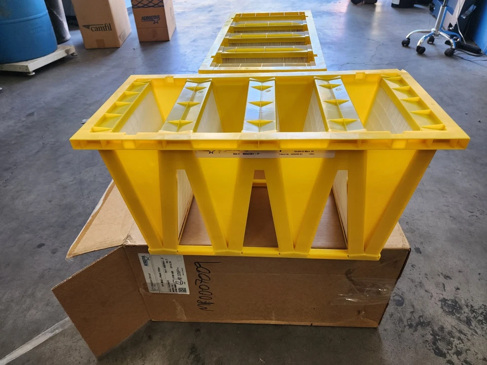 Lote de 2 filtros Aerostar FP Mini plisados 12"x24"x12" Merv14 1000 CFM 40039H-P Foto 3 de 4