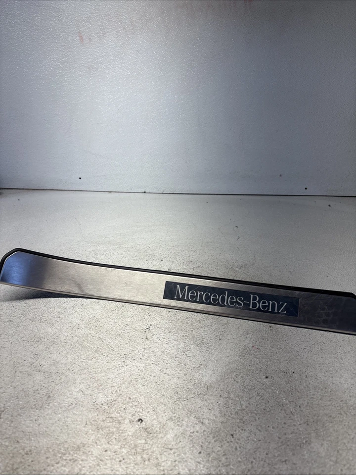 Mercedes S550 W221 2007-2013 puerta trasera derecha estribo moldura A2216801835 OEM Foto 3 de 4