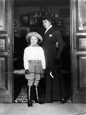 Else Bassermann Actress Scriptwriter Germany Portrait with her dau- 1913 Photo