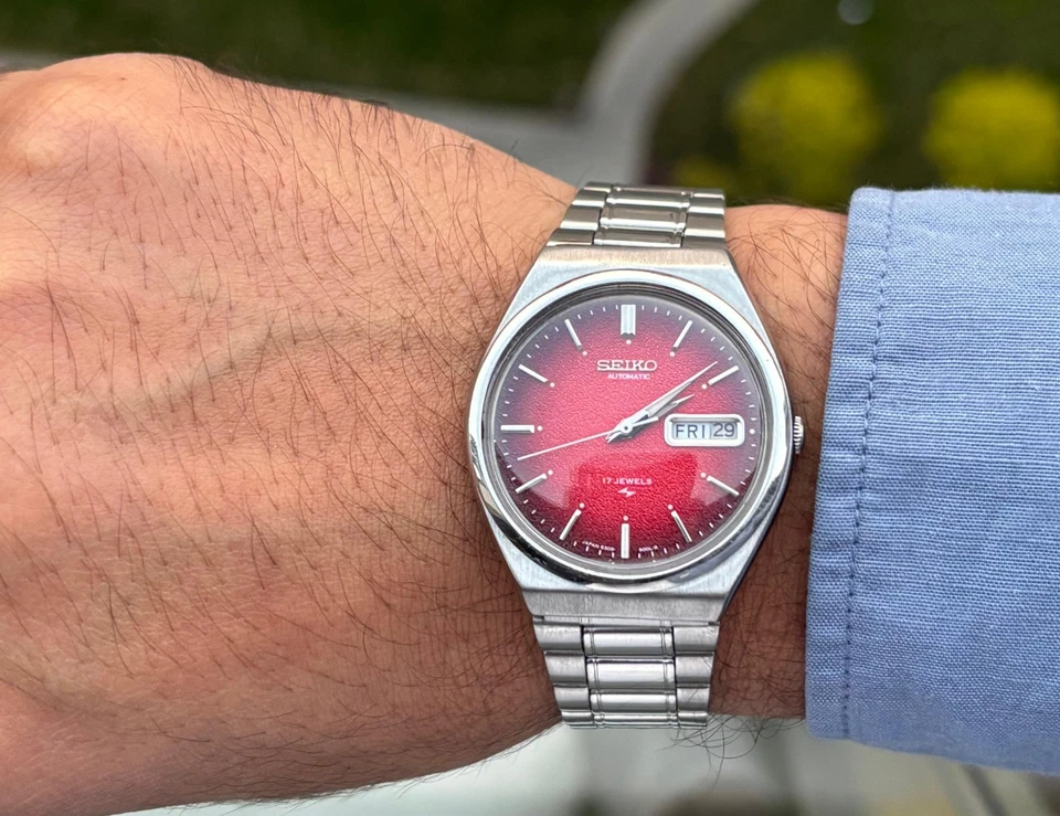 Vintage Seiko 5 Automatic || Red Dial || Men's Vintage Watch || 17 Jewels - Image 3 of 4