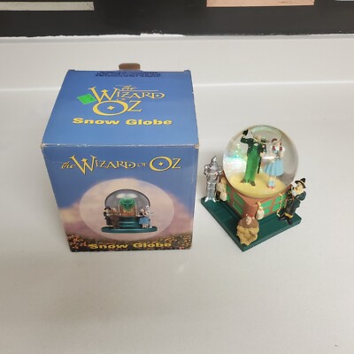 Wizard Of Oz Snow Globe collectible Wizard Of Oz Vintage Emerald City Dorothy