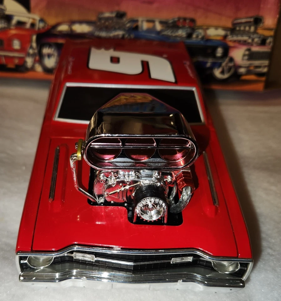 Dodge Hemi Dart 1968 rojo Muscle Machines líneas de combustible trenzadas de acero real 1:18 Foto 3 de 4