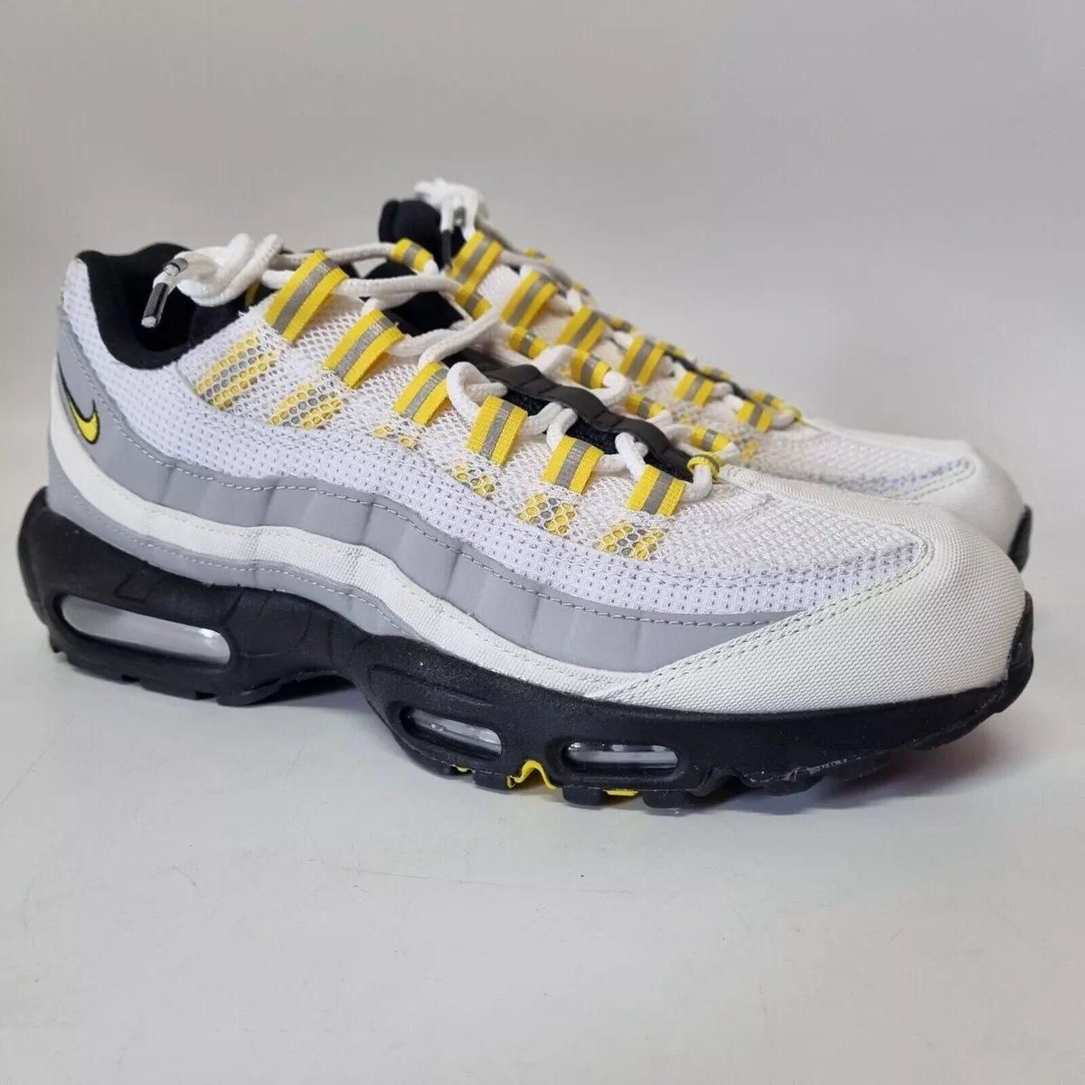 Air max 95 black hotsell yellow white