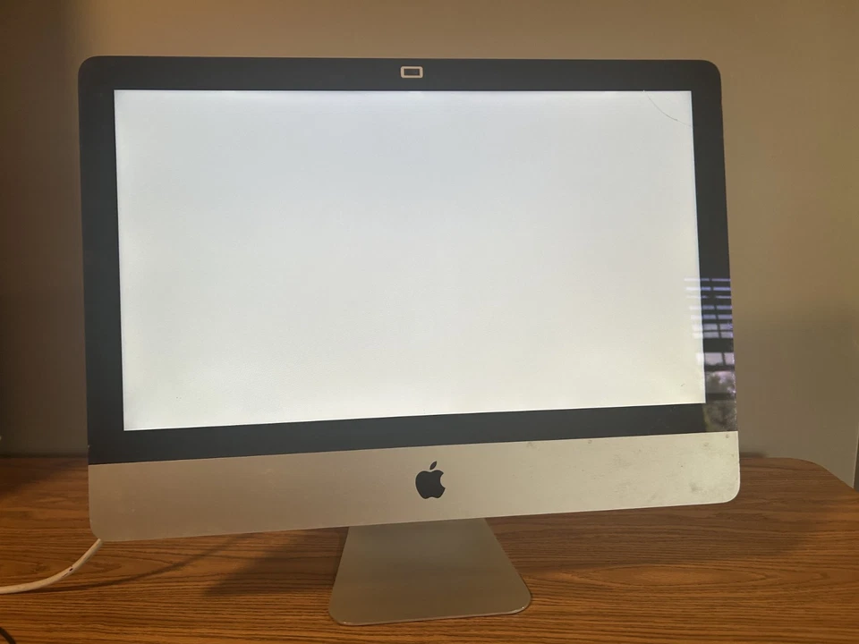 Apple iMac 21.5" 2.8 GHz - Core i5 5th Gen., 2.80GHz, 8GB FOR PARTS ONLY - Image 2 of 4