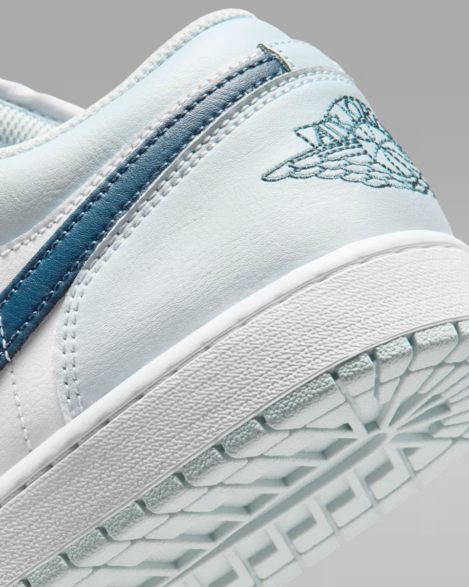Air Jordan 1 Low SE Shoes Aura White Squadron Blue Men's | Size